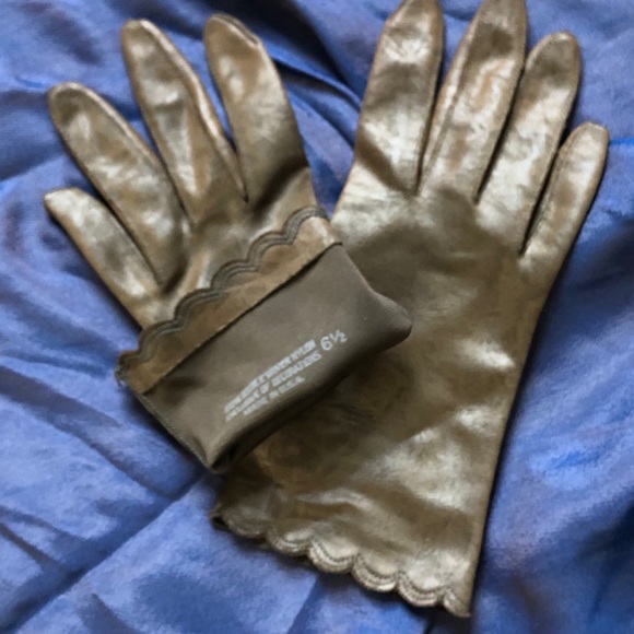 Vintage Nylon Gloves - Picture 2 of 5